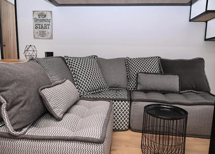 Urban Loft By Neuvel